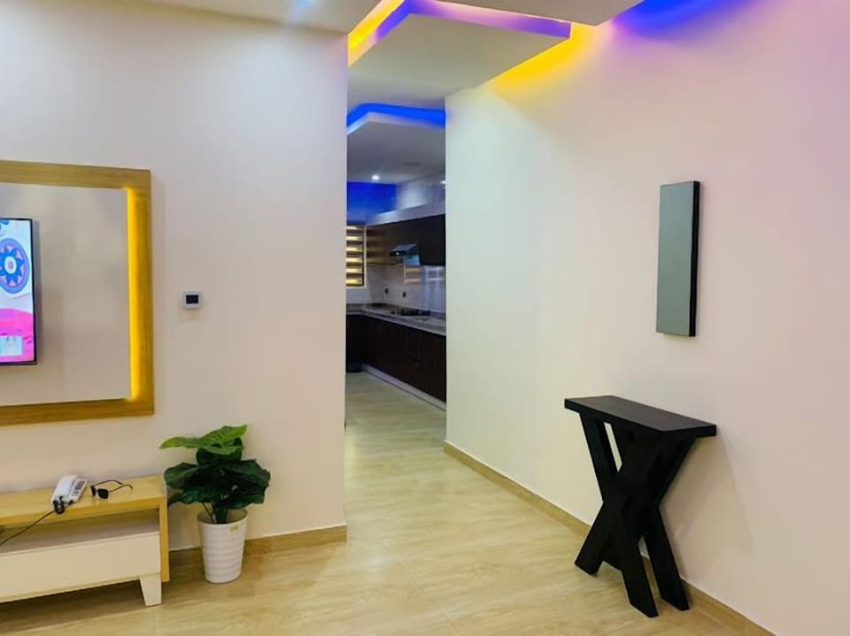 Economy Room, Balcony, City View | Living area