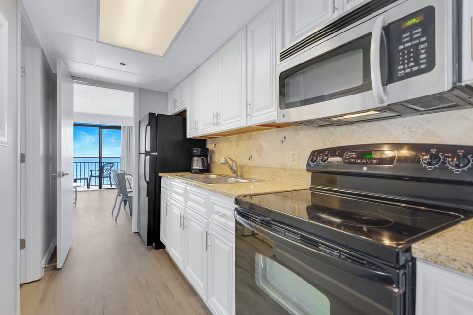 Cook up memories in this well-equipped and inviting kitchen!