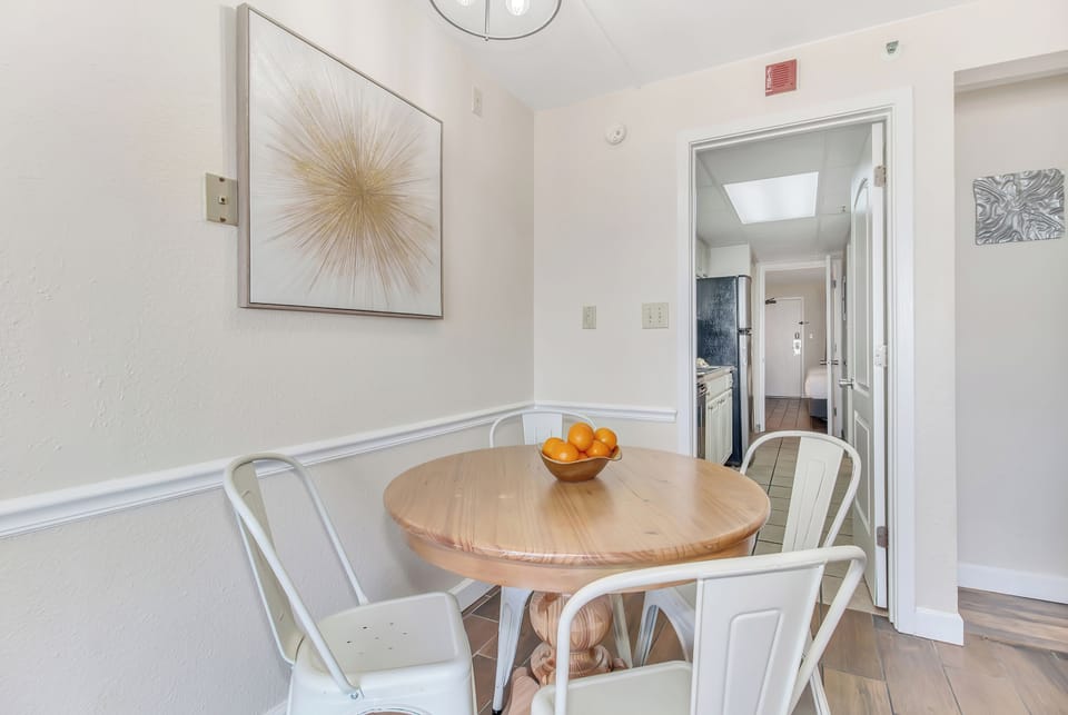 Dine in style in this inviting and beautifully designed space!