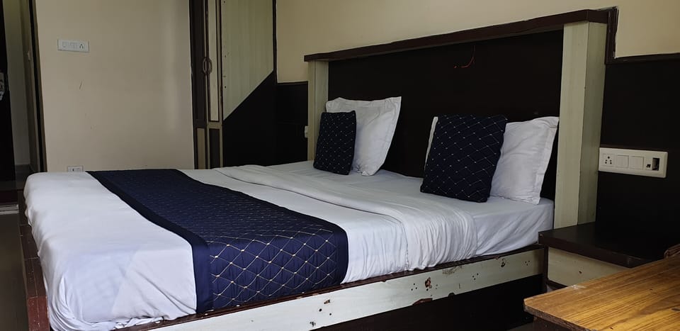 Deluxe Double Room, Mountain View | Free WiFi