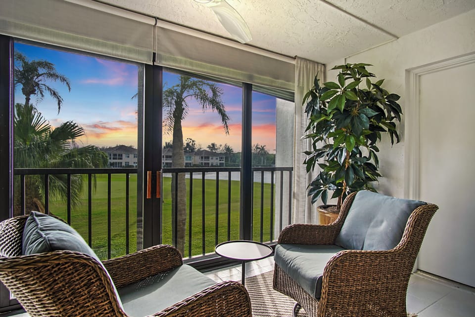 Covered Patio/Lanai overlooking golf course