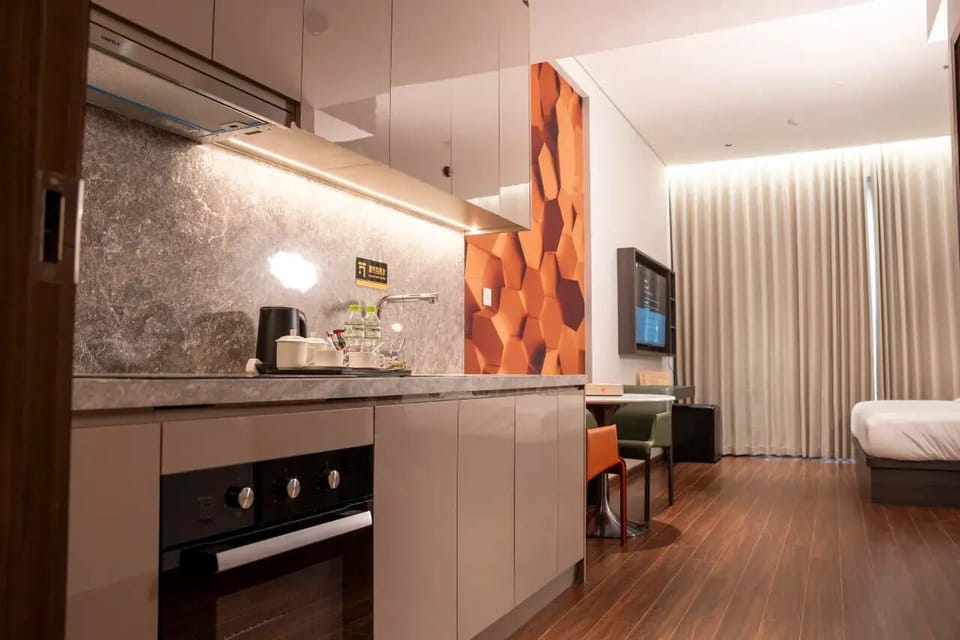 Deluxe Studio | Living area