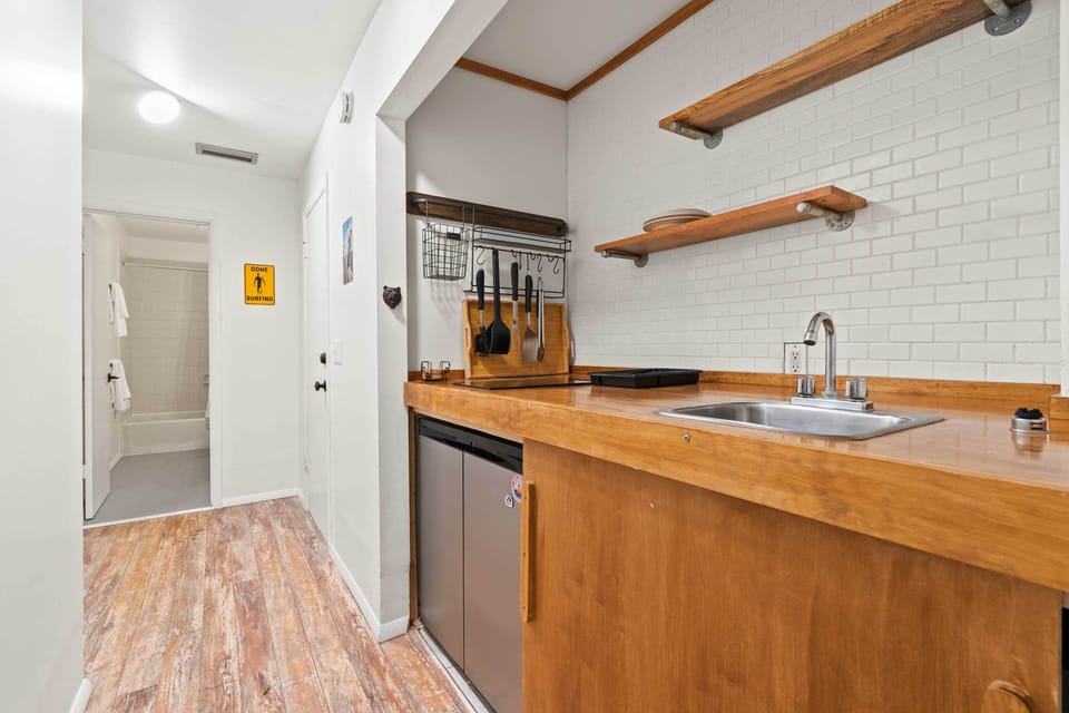 Kitchenette | Lower Floor | Hot Plate