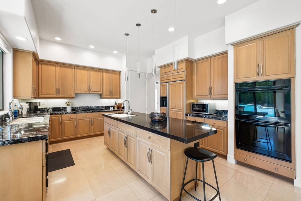 Large Kitchen With Island