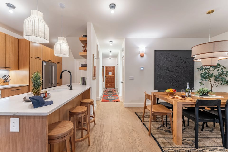 Kitchen and dining area.