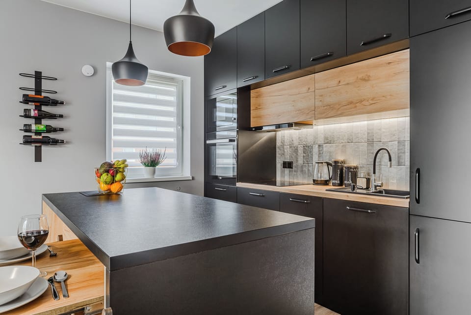 Deluxe Apartment, Courtyard View | Private kitchen | Fridge, microwave, oven, stovetop