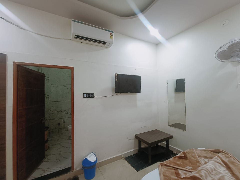 Comfort Quadruple Room, City View | WiFi (free), bed sheets