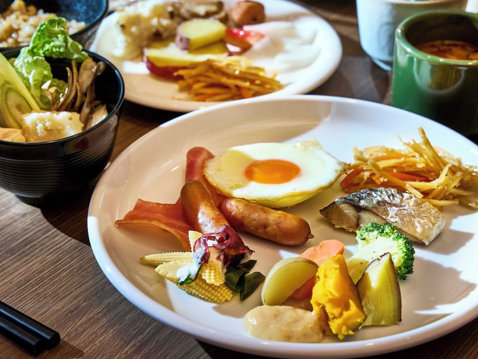 Daily buffet breakfast for a fee