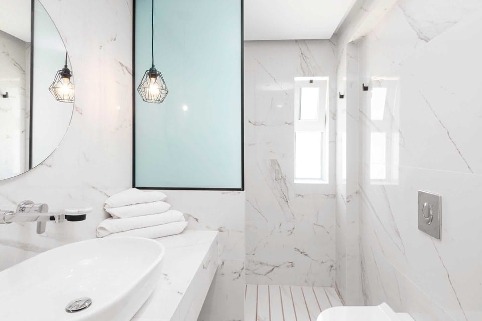Double Room | In-room safe, blackout drapes, iron/ironing board, free WiFi