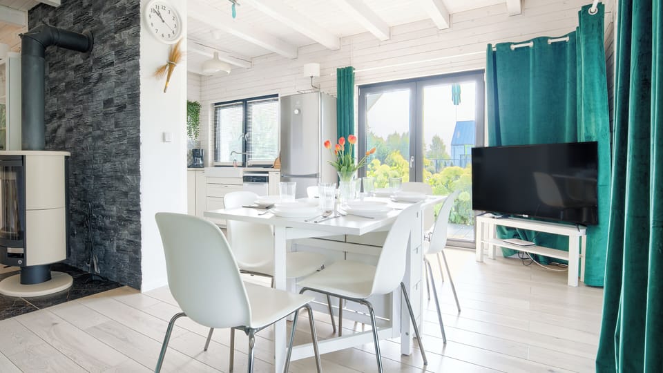 House (367) | In-room dining