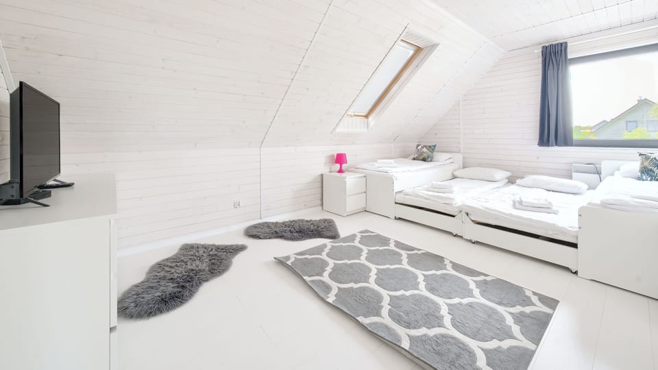 House (367) | 3 bedrooms, laptop workspace, iron/ironing board, free WiFi