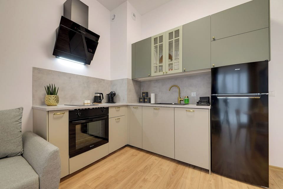 Apartment, Balcony | Private kitchenette | Electric kettle