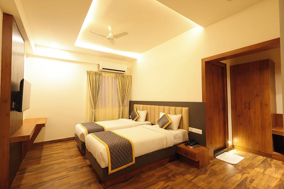 Desk, laptop workspace, free WiFi, bed sheets