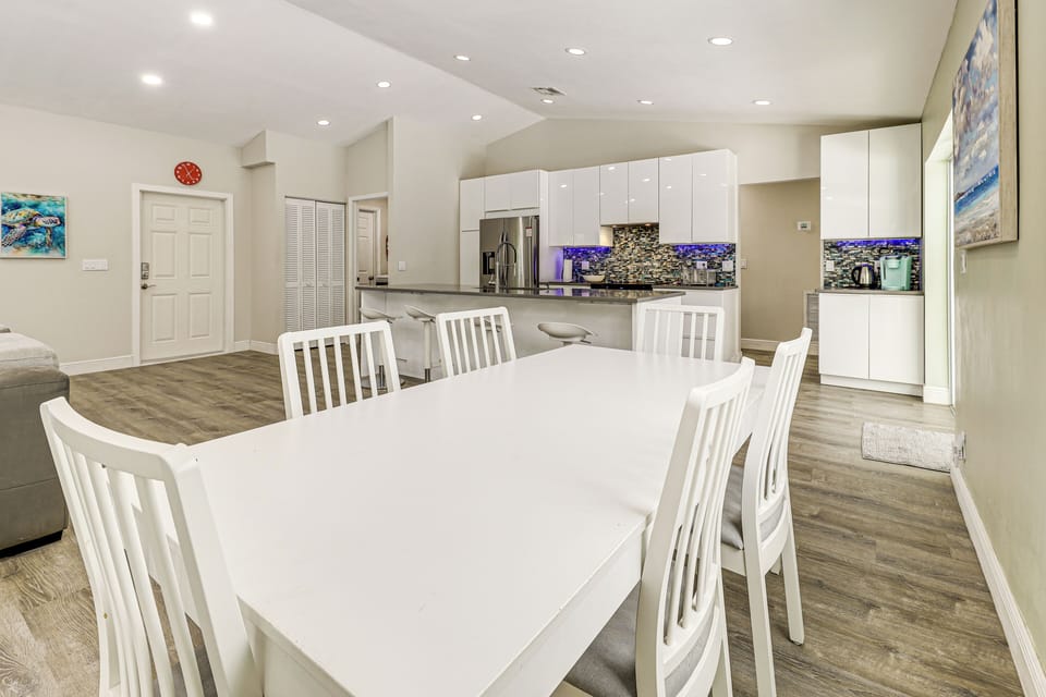 House (3 Bedrooms) | Interior