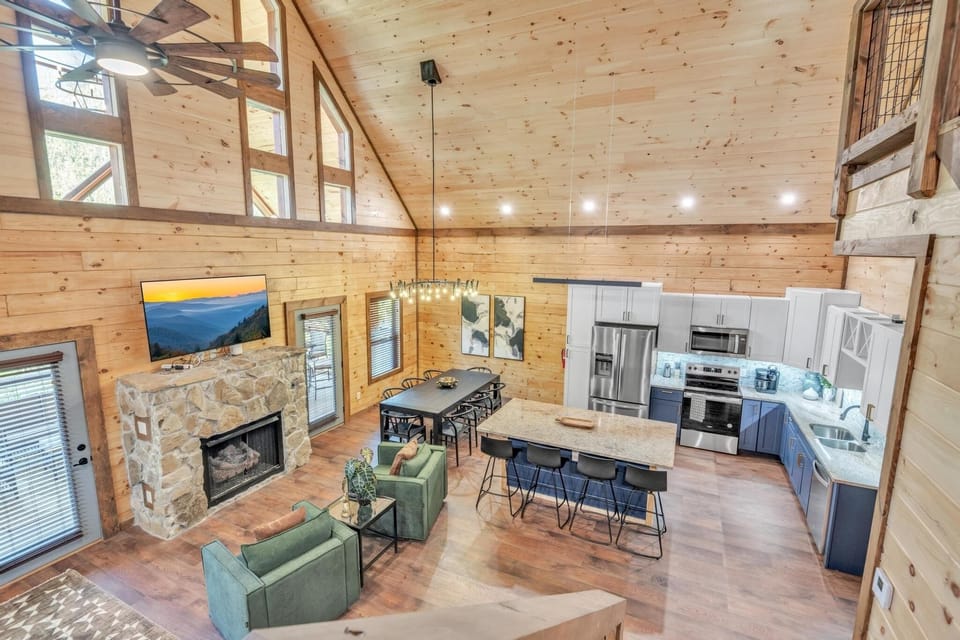 Cabin, 2 Bedrooms | Private kitchen | Fridge, oven, coffee/tea maker, toaster