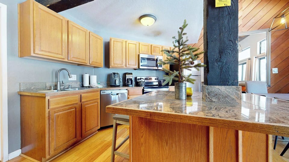 Fully furnished and equipped kitchen