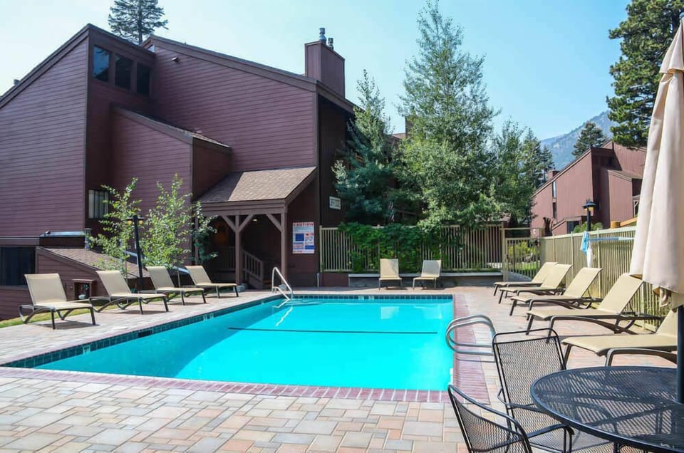 Mammoth Ski & Racquet pool
