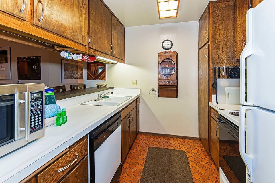 Kitchen w/ toaster, drip coffee maker, blender, slow cooker and more