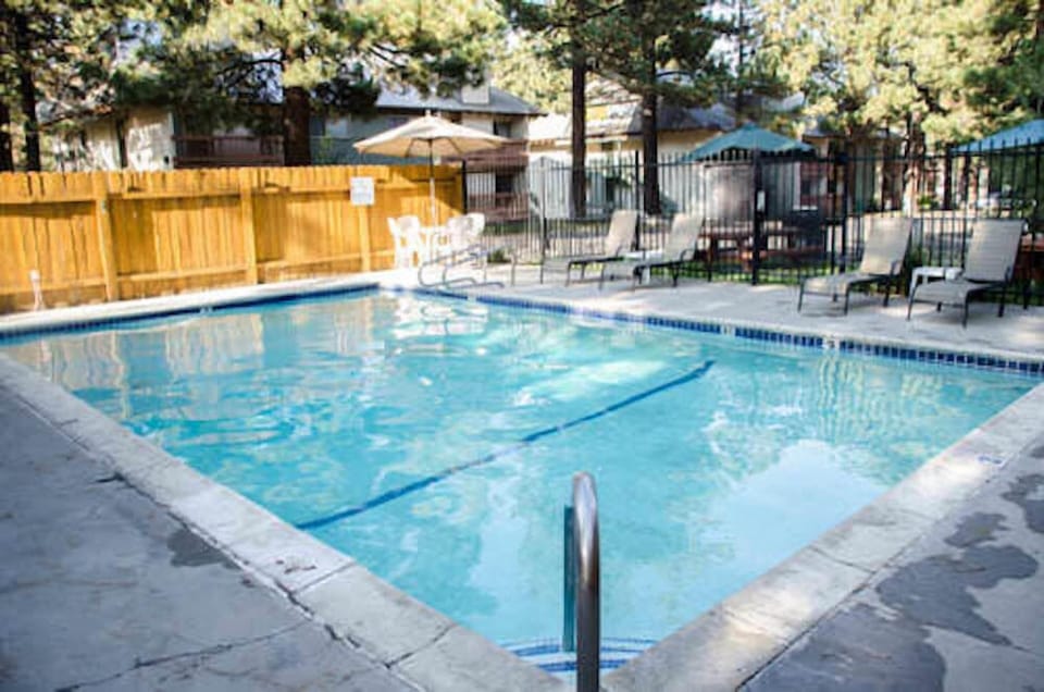 Mountain Shadows pool