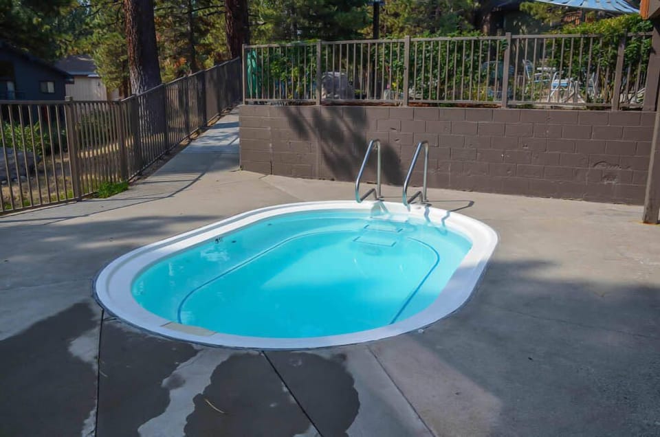 The Summit hot tub