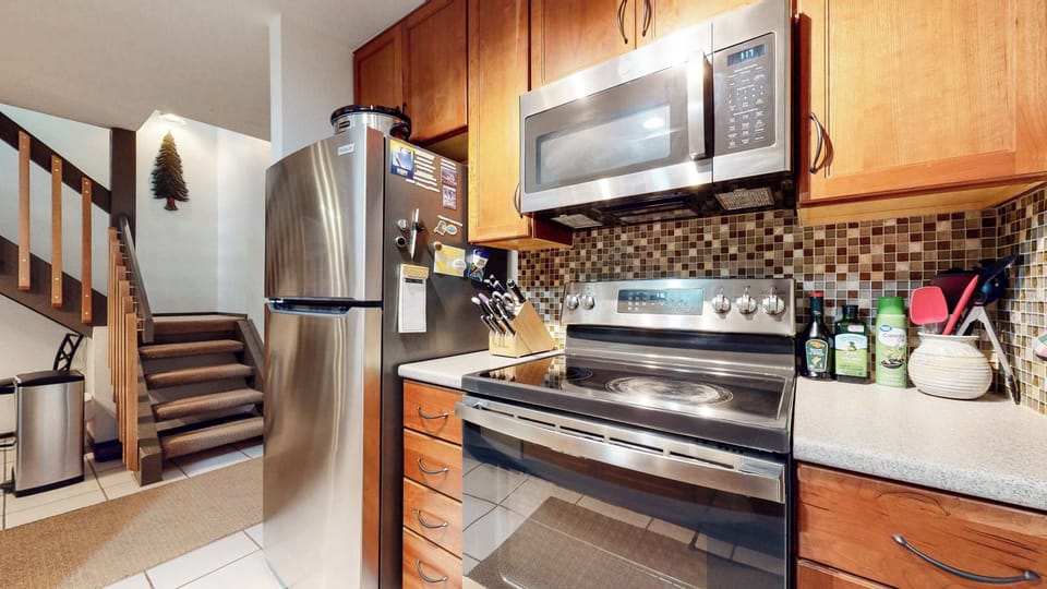 Fully furnished and equipped kitchen