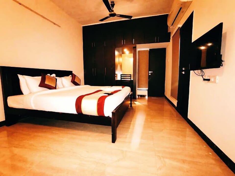 Premium Double Room | Desk, laptop workspace, free WiFi