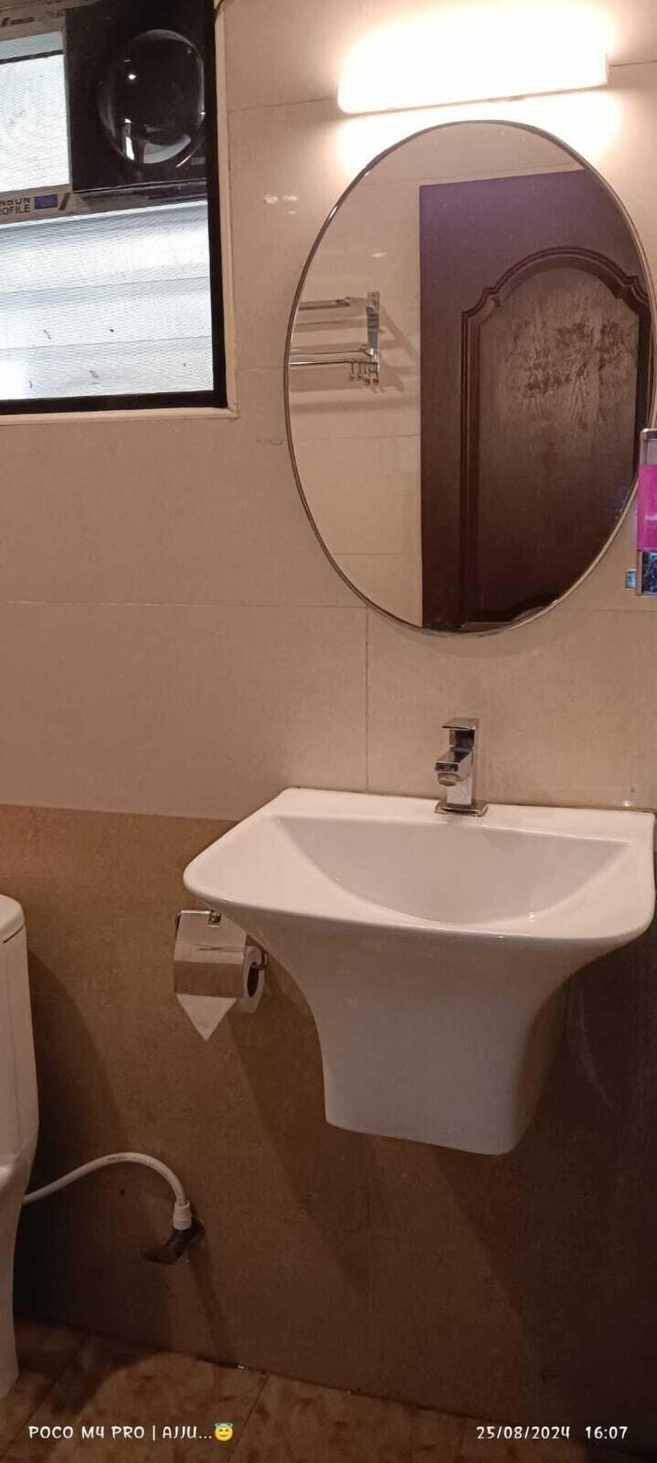 Shower, towels, soap, shampoo