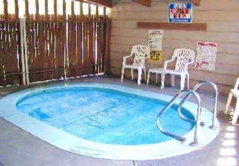 Mountain Shadows hot tub