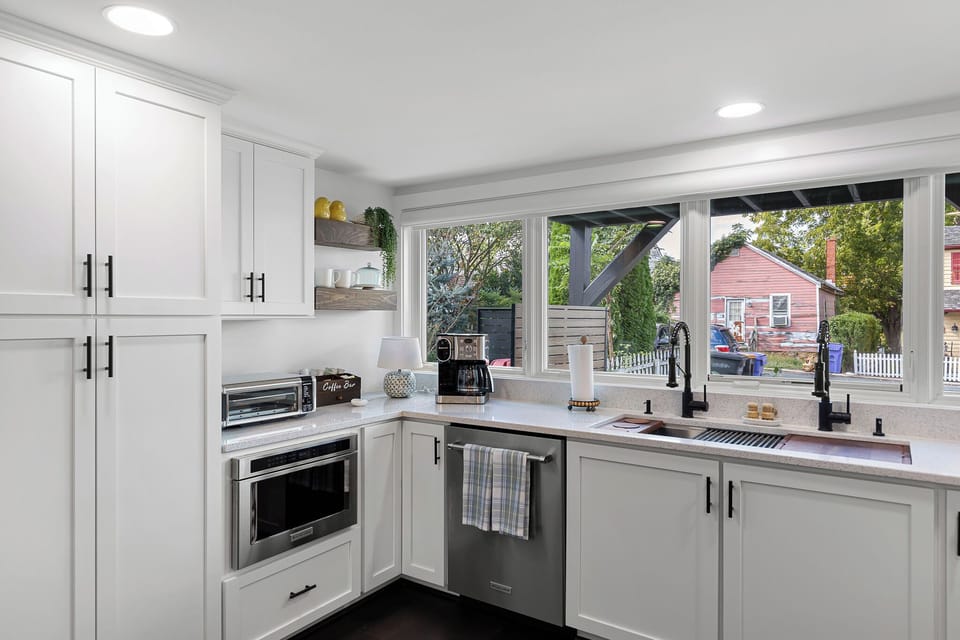 Corner of the kitchen with Microwave/toaster oven/air fryer