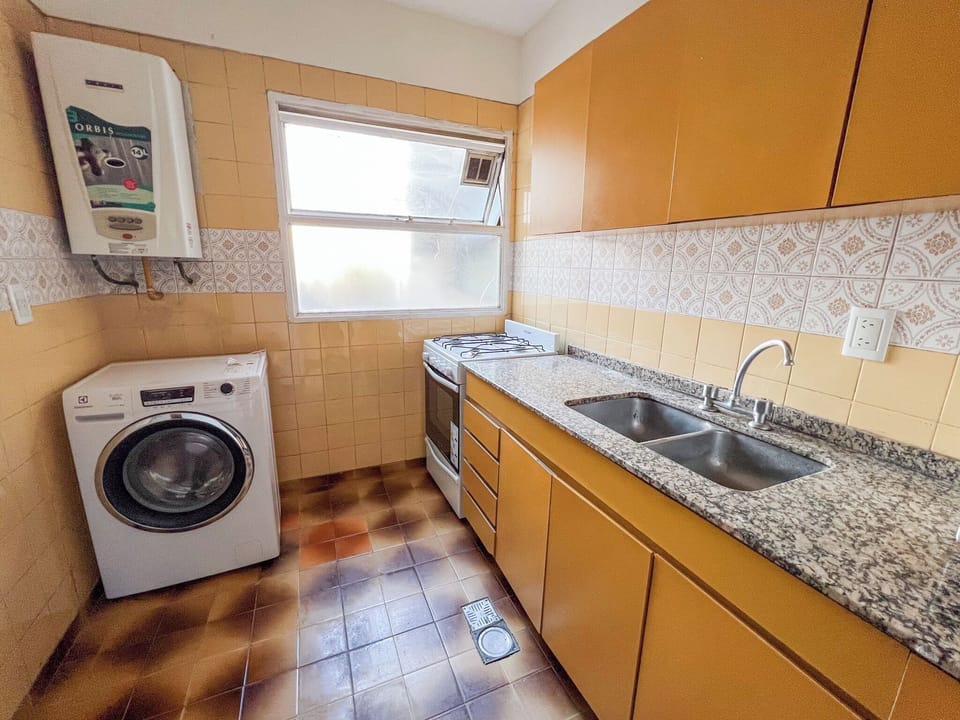 Classic Apartment | Private kitchen | Electric kettle