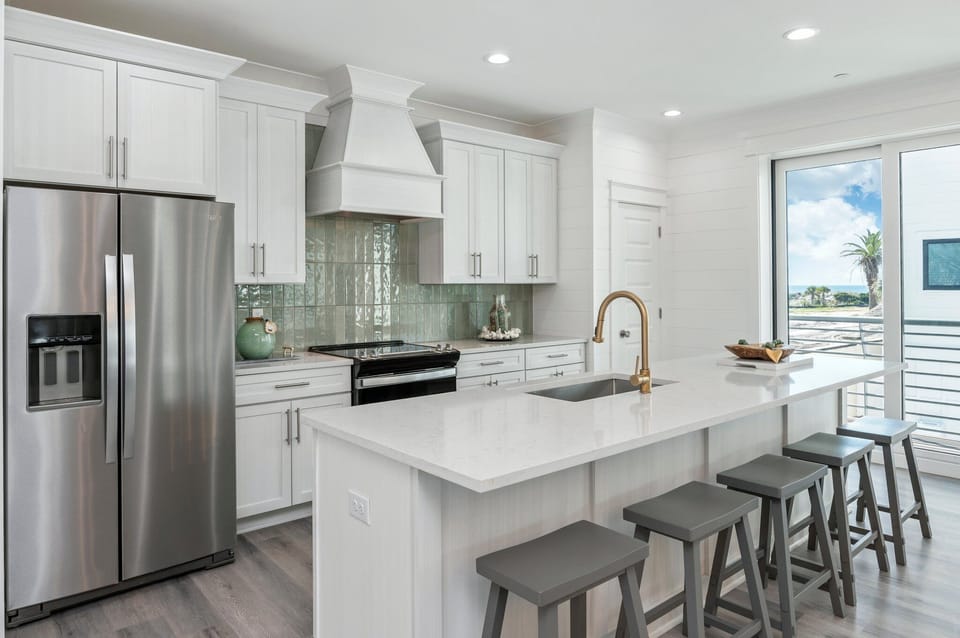The kitchen island is perfect for grab and go meals before soaking up some sun! 