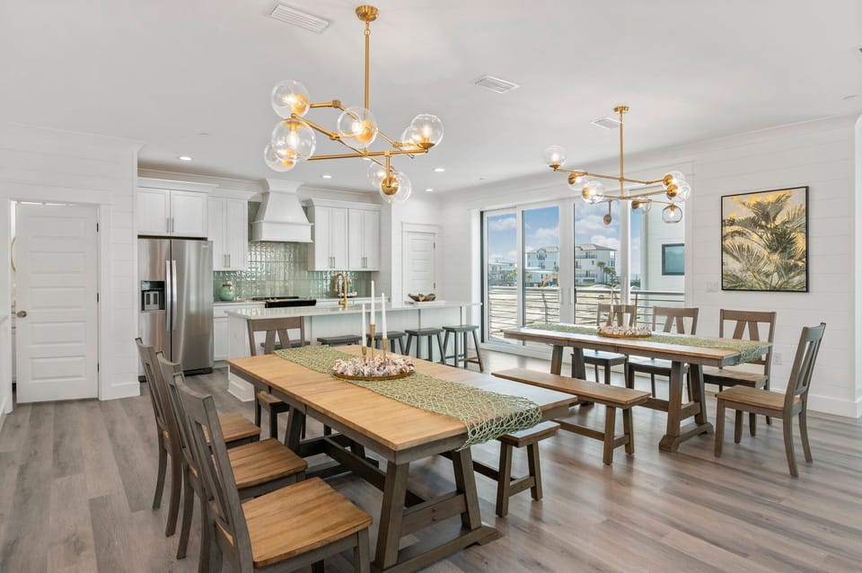 Spacious seating allows for up to 21 guests to be seated for a meal at one time 