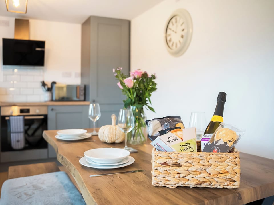 Kitchen/diner | Pencefn Cottage, Pentir, near Snowdonia in Llanberis