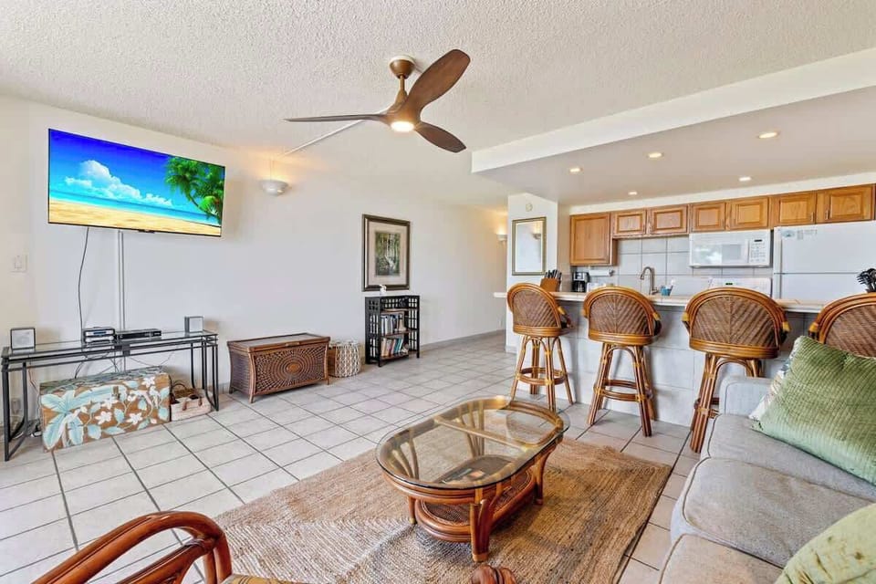 There are beach towels, beach chairs, umbrella, cooler,  and books for your use in the unit. 