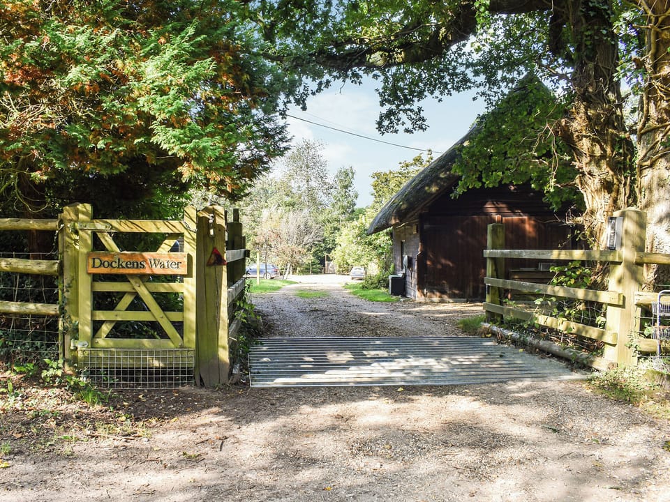 Entrance to property | The Cottage at Dockens Water, Linwood, near Ringwood