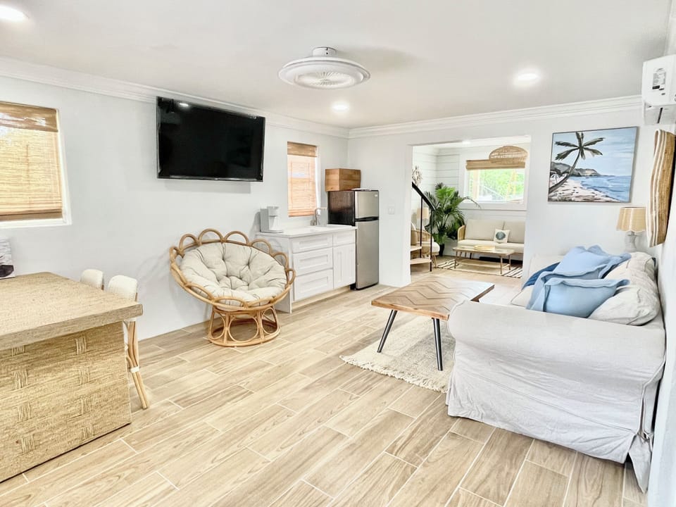 1st floor living room area