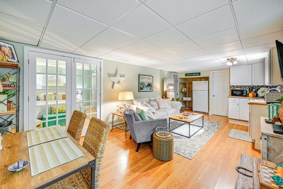 Workspace | Free WiFi | Single-Story Unit
