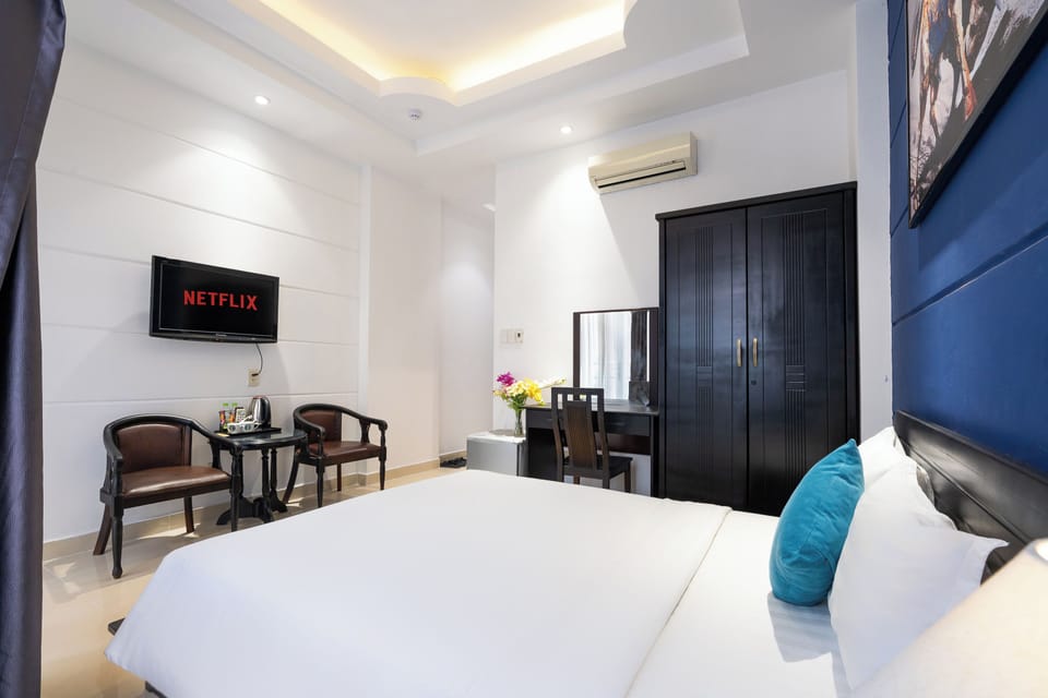 Luxury Room, Balcony, City View | Egyptian cotton sheets, premium bedding, memory foam beds, minibar