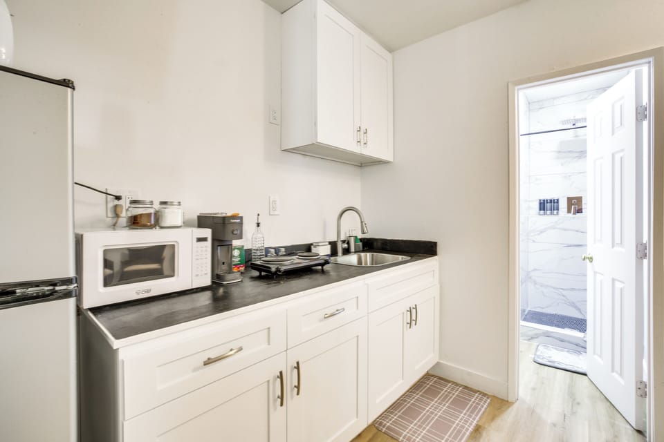 Kitchenette | Hot Plate | Drip Coffee Maker | Keurig Coffee Maker