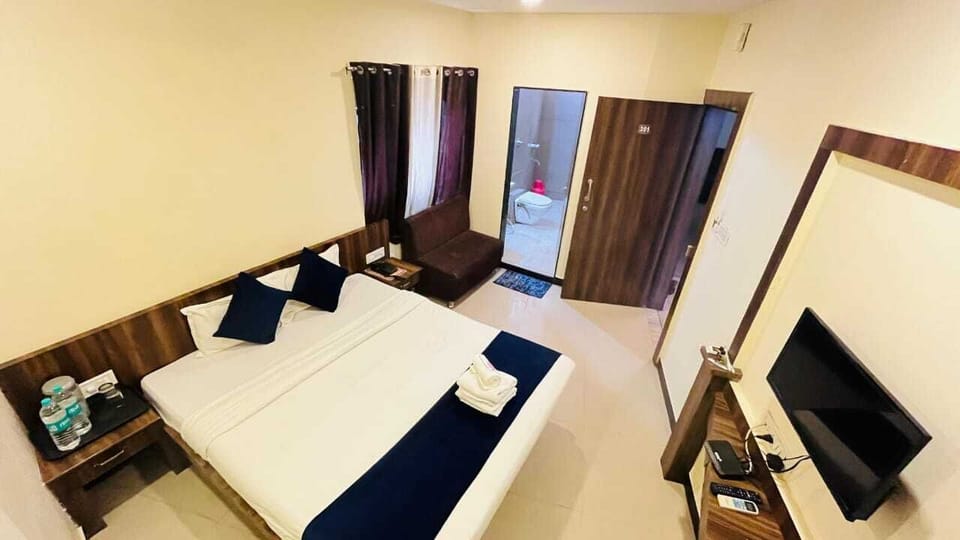 In-room safe, soundproofing, iron/ironing board, WiFi (free)