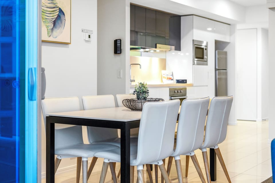 2 Bedroom 2 Bathroom - Ocean View - Level 26 Apartment | In-room dining