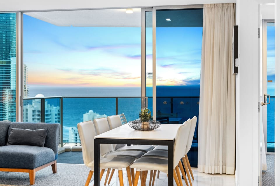2 Bedroom 2 Bathroom - Ocean View - Level 26 Apartment | In-room dining