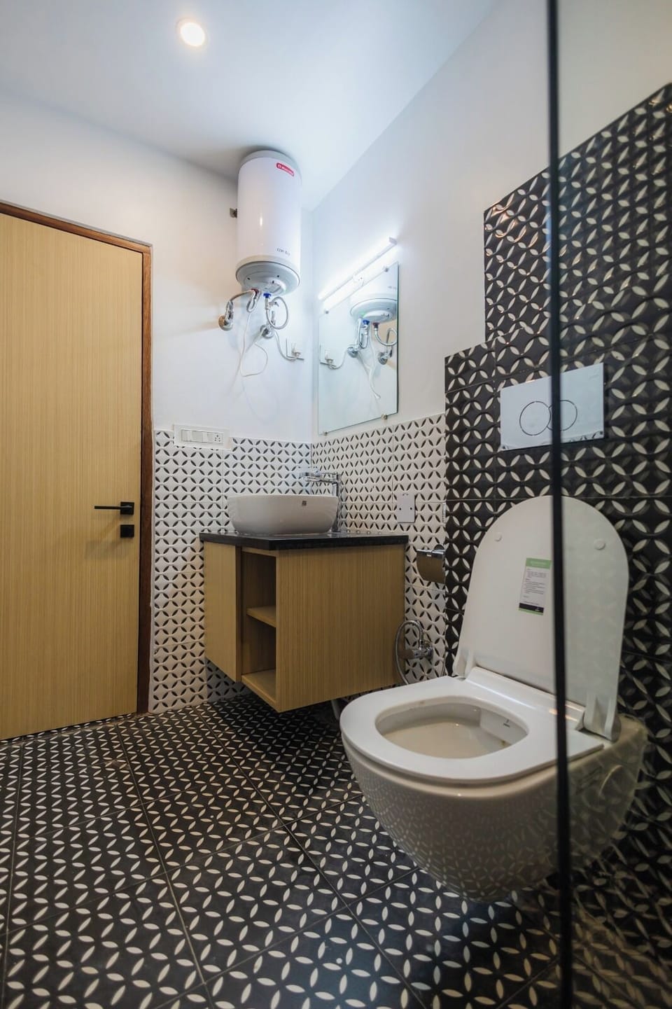 Deluxe Double Room, Mountain View | Bathroom | Free toiletries, hair dryer, slippers, towels