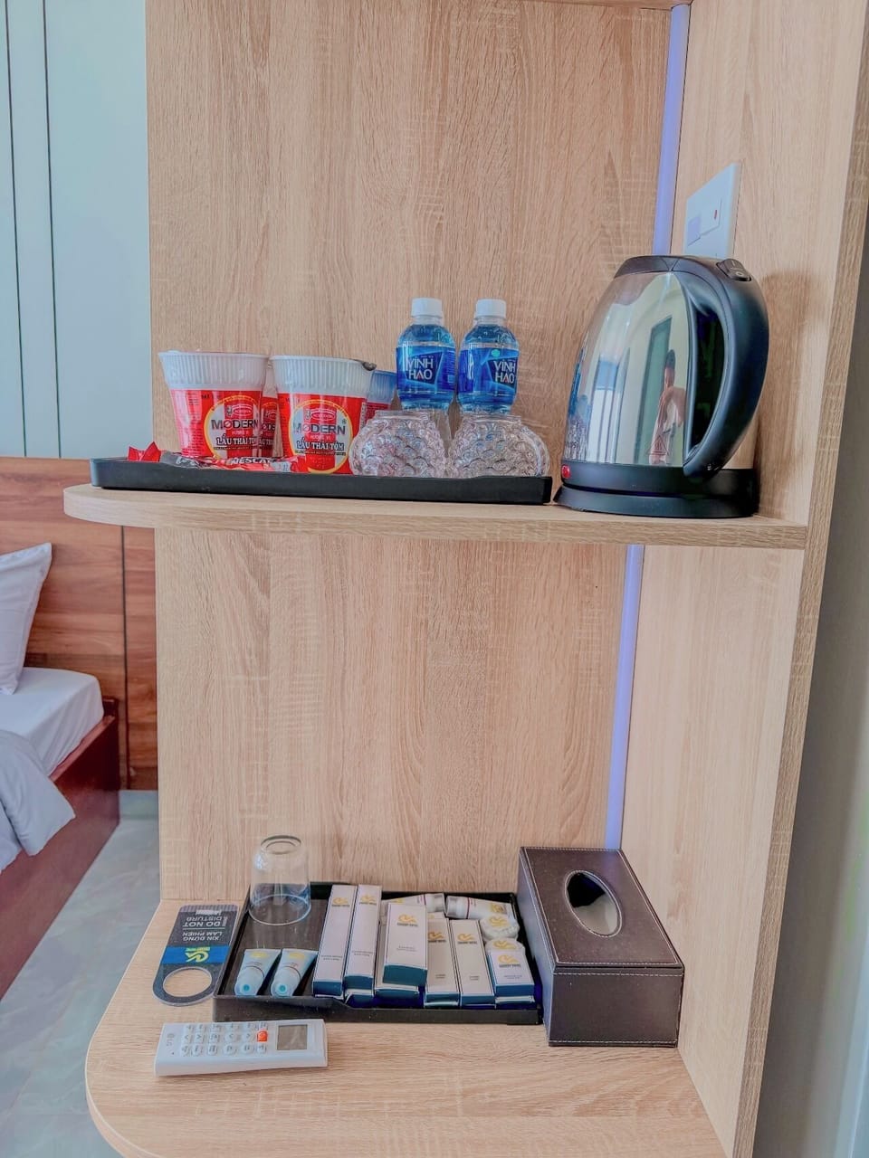 Desk, soundproofing, iron/ironing board, free WiFi
