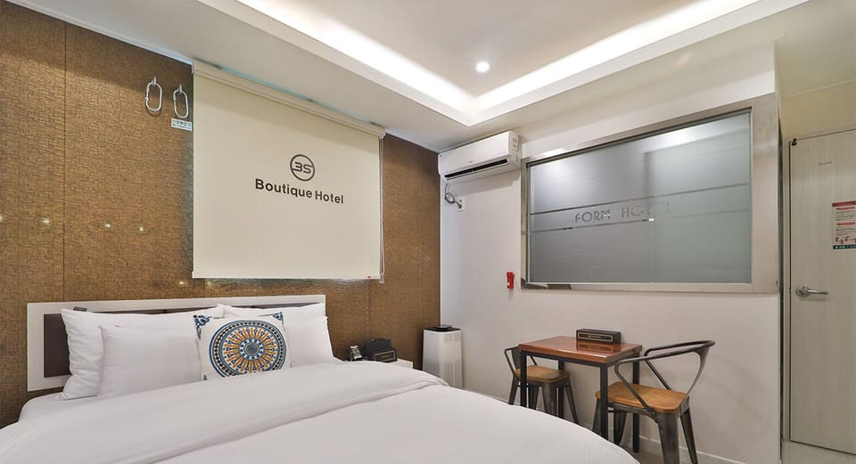 Deluxe Room, City View | Free WiFi