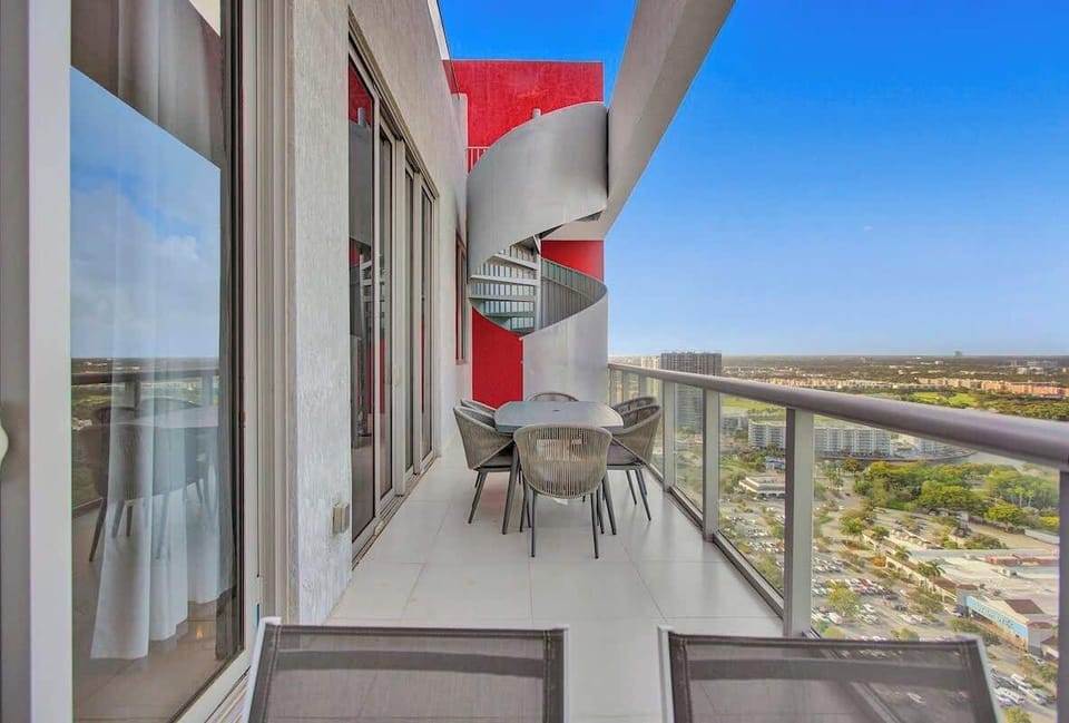 Sip your morning coffee, dive into a good book, or unwind with loved ones on the balcony, all while soaking in the stunning views of the Intracoastal Waterway and Hallandale Beach.
