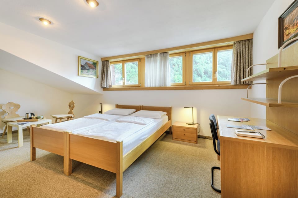 Twin Room | Free WiFi