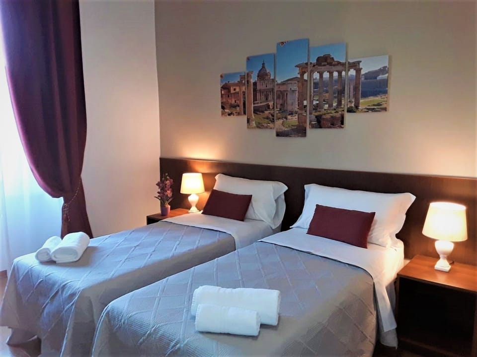 1 bedroom, Frette Italian sheets, premium bedding, down comforters