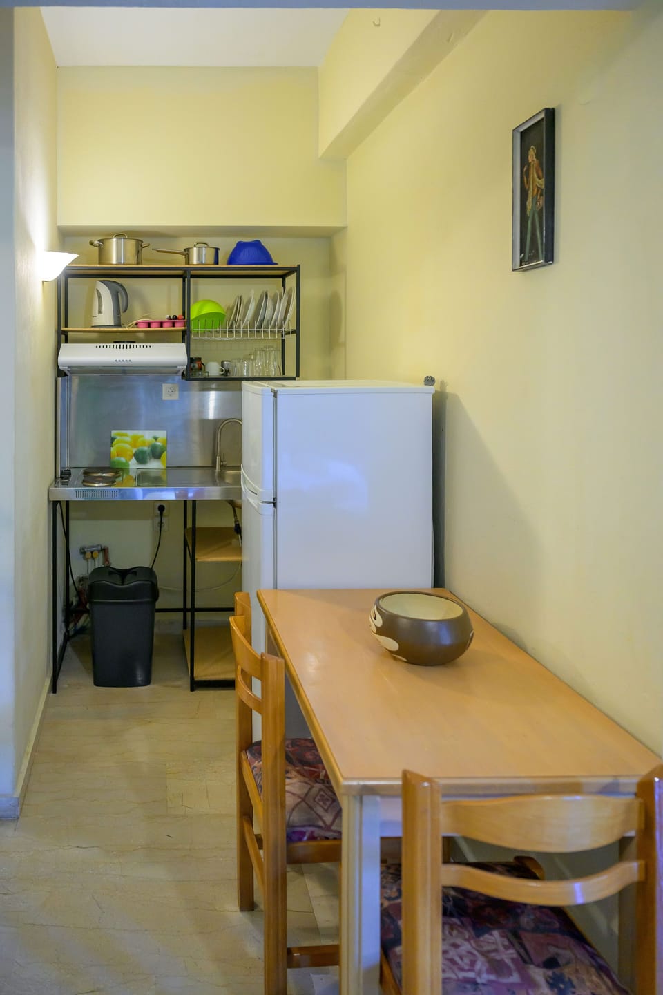 Family Studio, 1 Bedroom | Private kitchen | Fridge, stovetop, electric kettle, cookware/dishes/utensils
