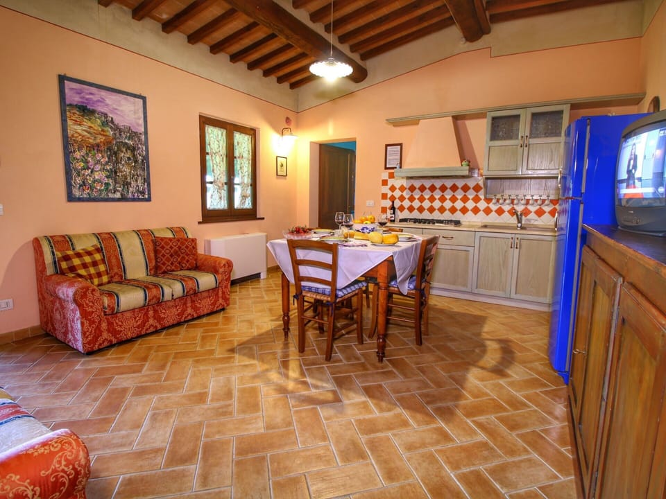 Classic House, 2 Bedrooms | Private kitchen